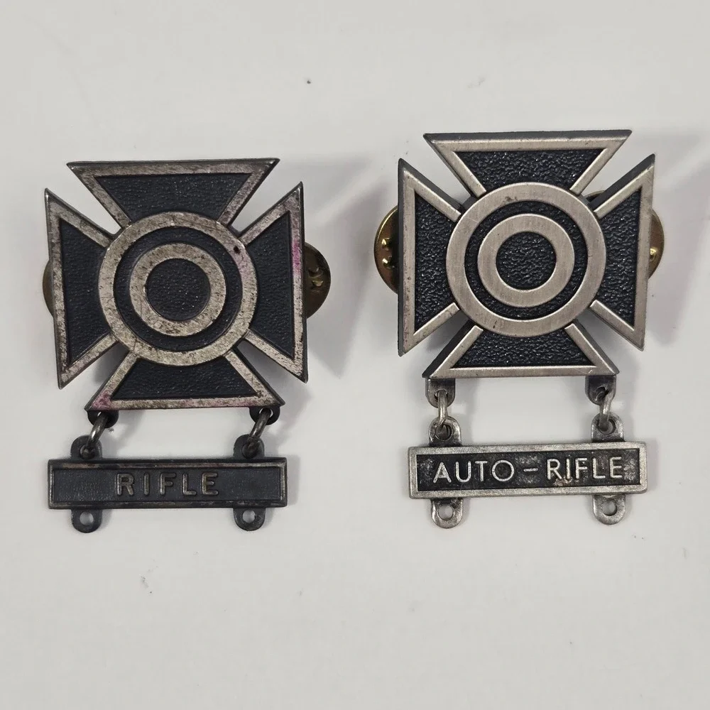 Vintage US Army Sharpshooter Badges Antaya Silver Filled Rifle Auto-Rifle 2pc
